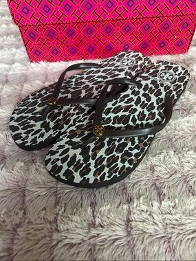 Tory Burch Leopard Print Flip Flops - Black/Brown/White size 11 new